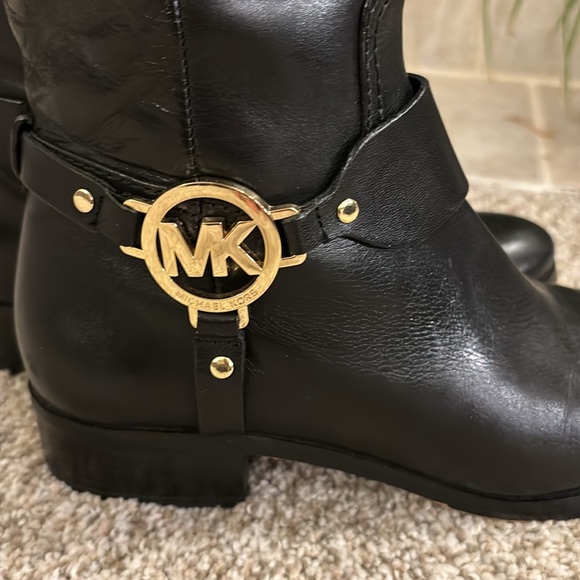 MICHAEL KORS KNEE HEIGHT LEATHER BOOT , BLACK/ MOCA - Picture 2 of 7